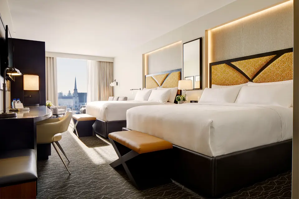 Archer Hotel Napa - Double King guest room with desk and view